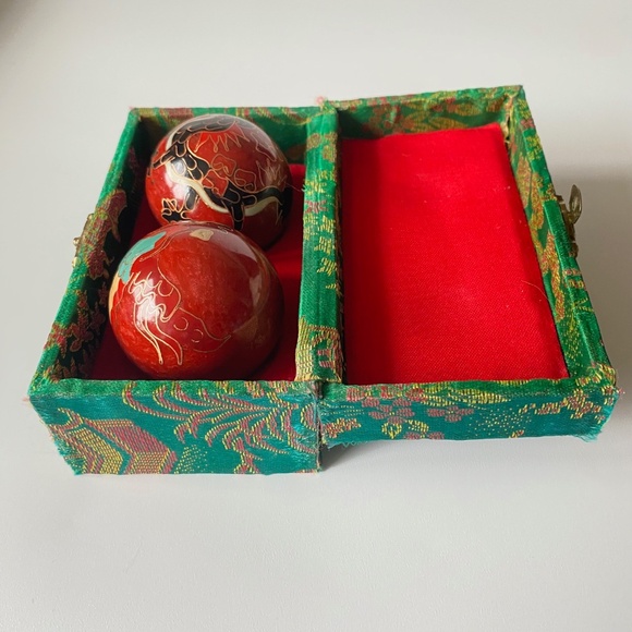 Vintage Chinese Cloisonné Meditation Balls: Baoding Iron Balls - Picture 3 of 9